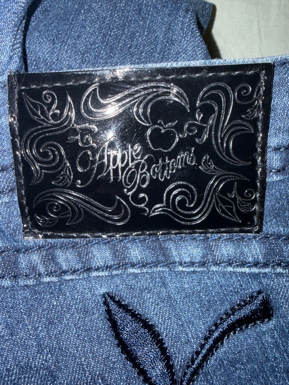 Vintage Y2K Low Rise Apple Bottoms Dark Wash Cargo Jeans Size 13/14 - Picture 12 of 16